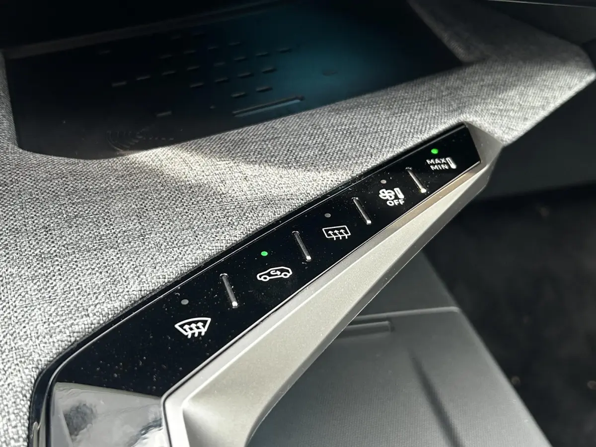 GT Exclusive Long Range 230 97 kWh | Panoramisch schuifdak | Focal | 360 Camera | Apple Carplay/Android Auto