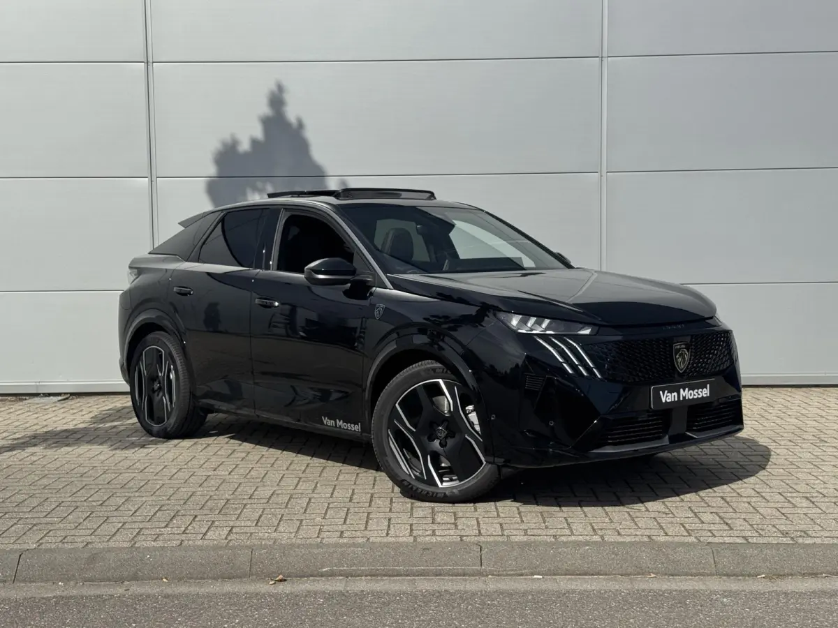 GT Exclusive Long Range 230 97 kWh | Panoramisch schuifdak | Focal | 360 Camera | Apple Carplay/Android Auto