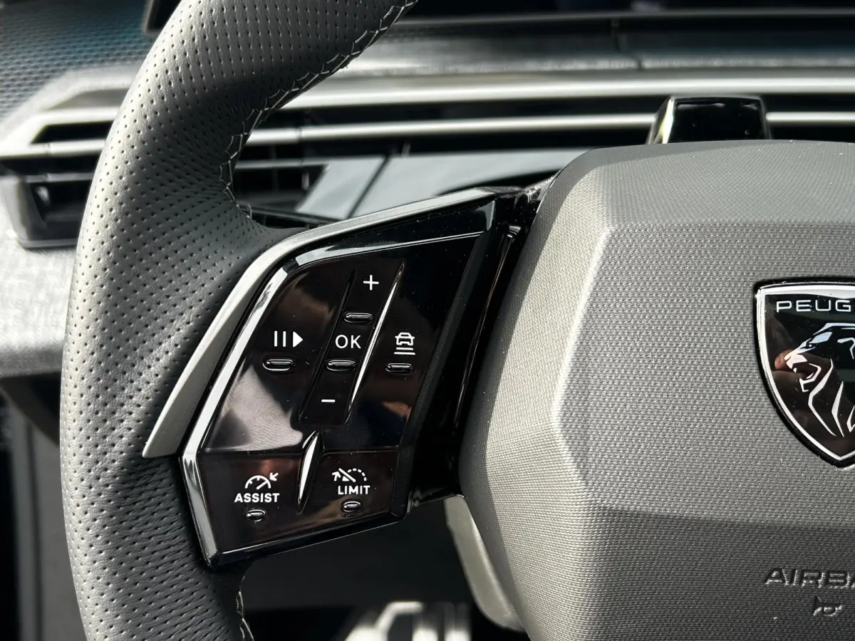 GT Exclusive Long Range 230 97 kWh | Panoramisch schuifdak | Focal | 360 Camera | Apple Carplay/Android Auto