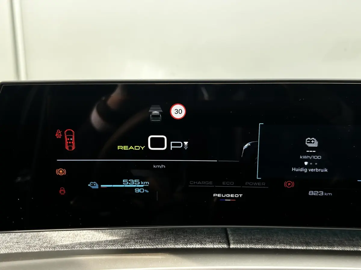GT Exclusive Long Range 230 97 kWh | Panoramisch schuifdak | Focal | 360 Camera | Apple Carplay/Android Auto