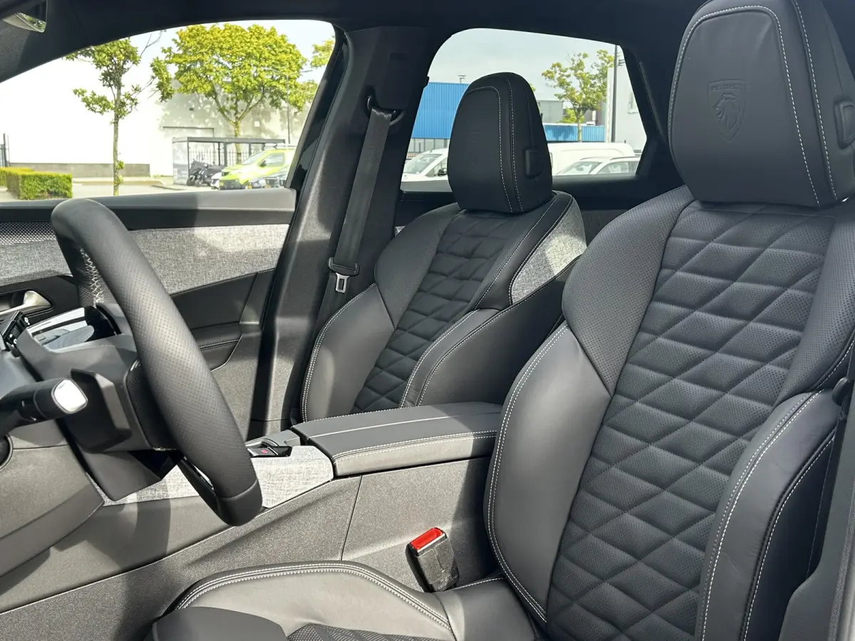 GT Exclusive Long Range 230 97 kWh | Panoramisch schuifdak | Focal | 360 Camera | Apple Carplay/Android Auto