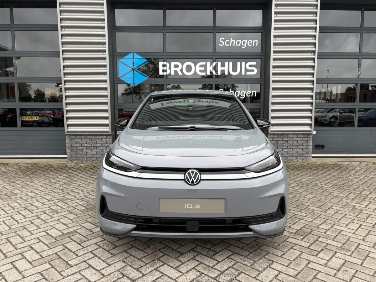 Trend | Automatische afstandsregeling (Adaptive Cruise Control) | Buitenspiegels elektrisch instel-, verwarm- en inklapbaar | Koplampverlichting LED