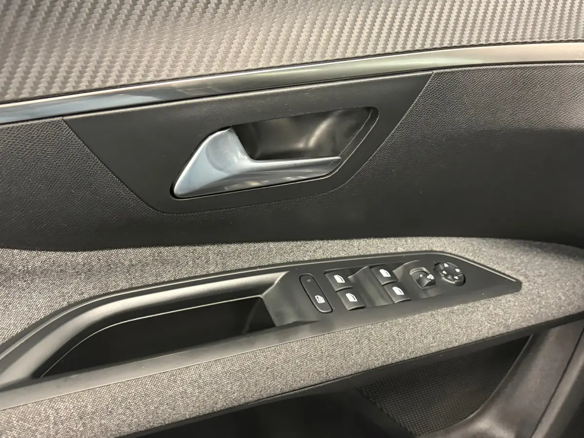 1.2 PureTech Active Pack*7P*Airco*Cruise-Control*Navi*Led*Carplay*Camera*PDC*