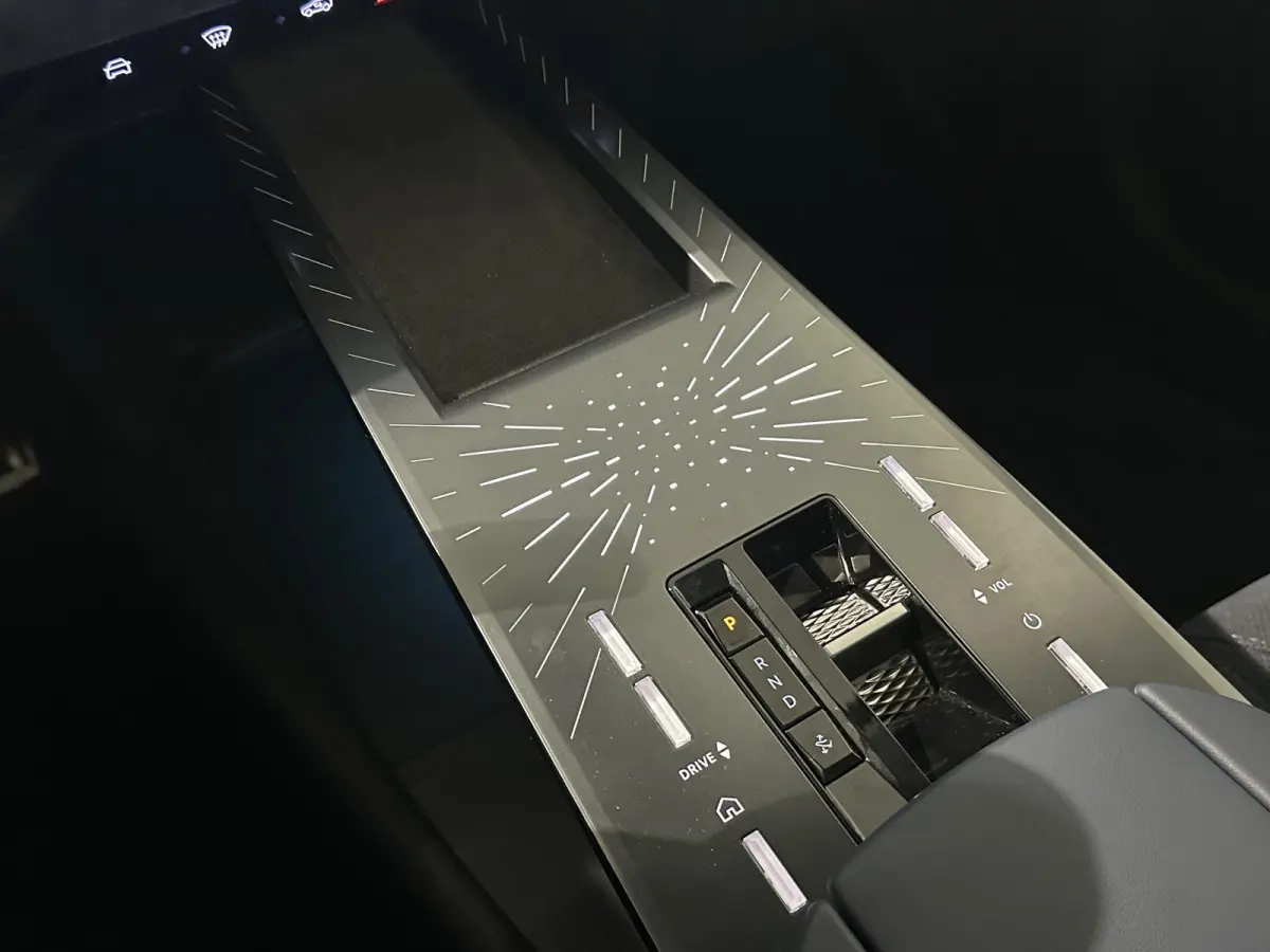 Étoile Absolute Comfort Tech 74 kWh 360° | ALCANTARA STOELEN MEMORY | HEAD-UP DISPLAY | FOCAL AUDIO | BOM VOL!