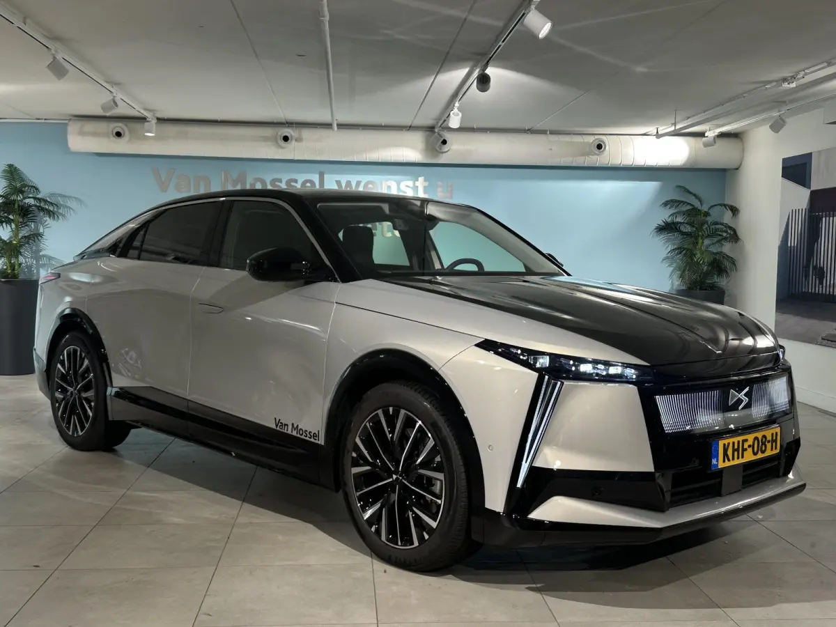 Étoile Absolute Comfort Tech 74 kWh 360° | ALCANTARA STOELEN MEMORY | HEAD-UP DISPLAY | FOCAL AUDIO | BOM VOL!