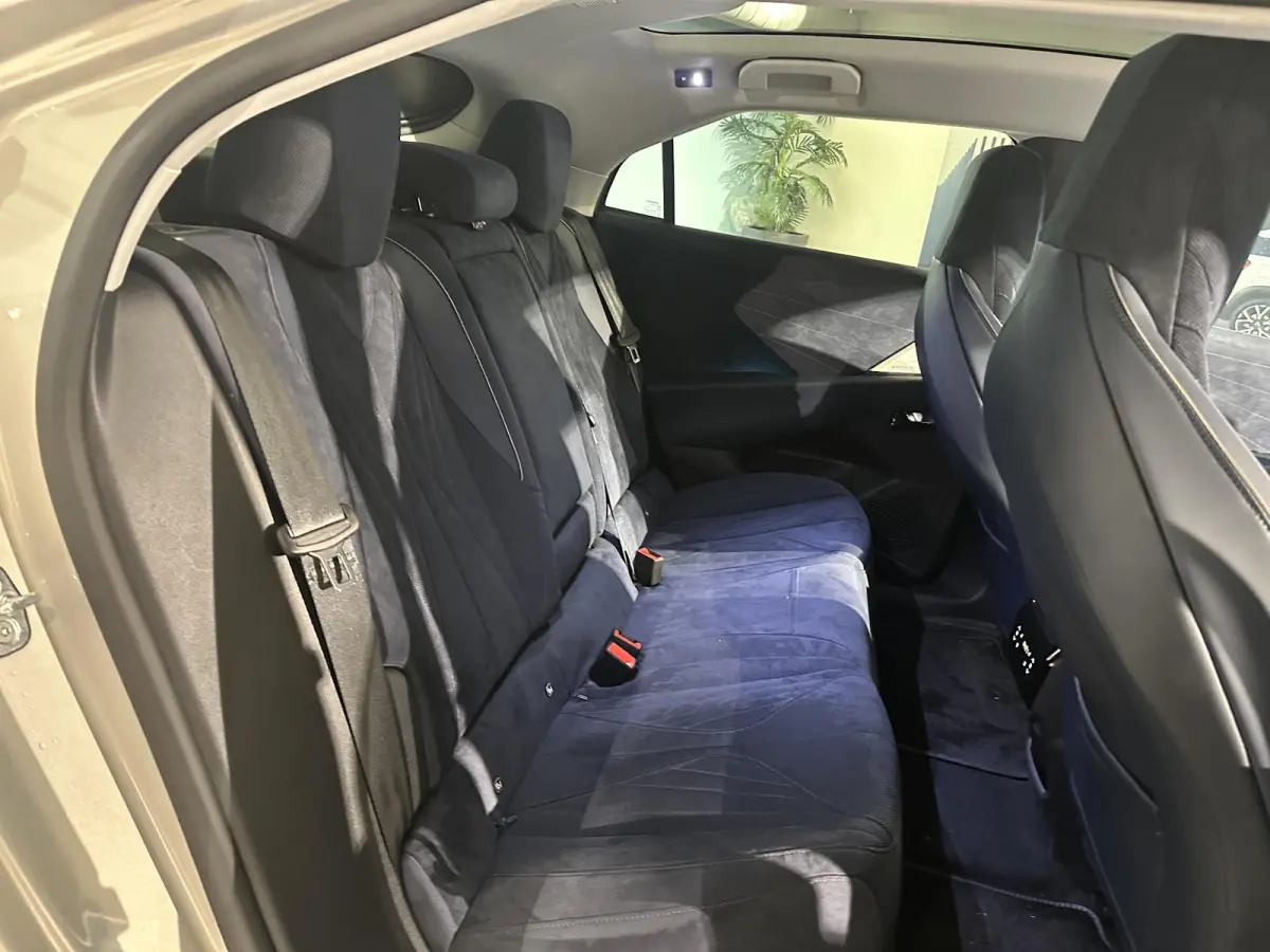 Étoile Absolute Comfort Tech 74 kWh 360° | ALCANTARA STOELEN MEMORY | HEAD-UP DISPLAY | FOCAL AUDIO | BOM VOL!