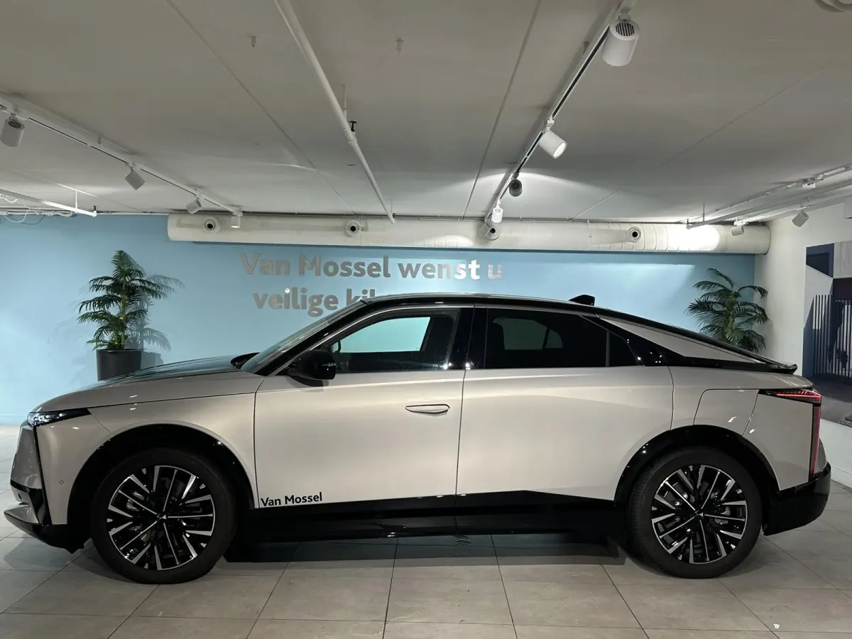 Étoile Absolute Comfort Tech 74 kWh 360° | ALCANTARA STOELEN MEMORY | HEAD-UP DISPLAY | FOCAL AUDIO | BOM VOL!