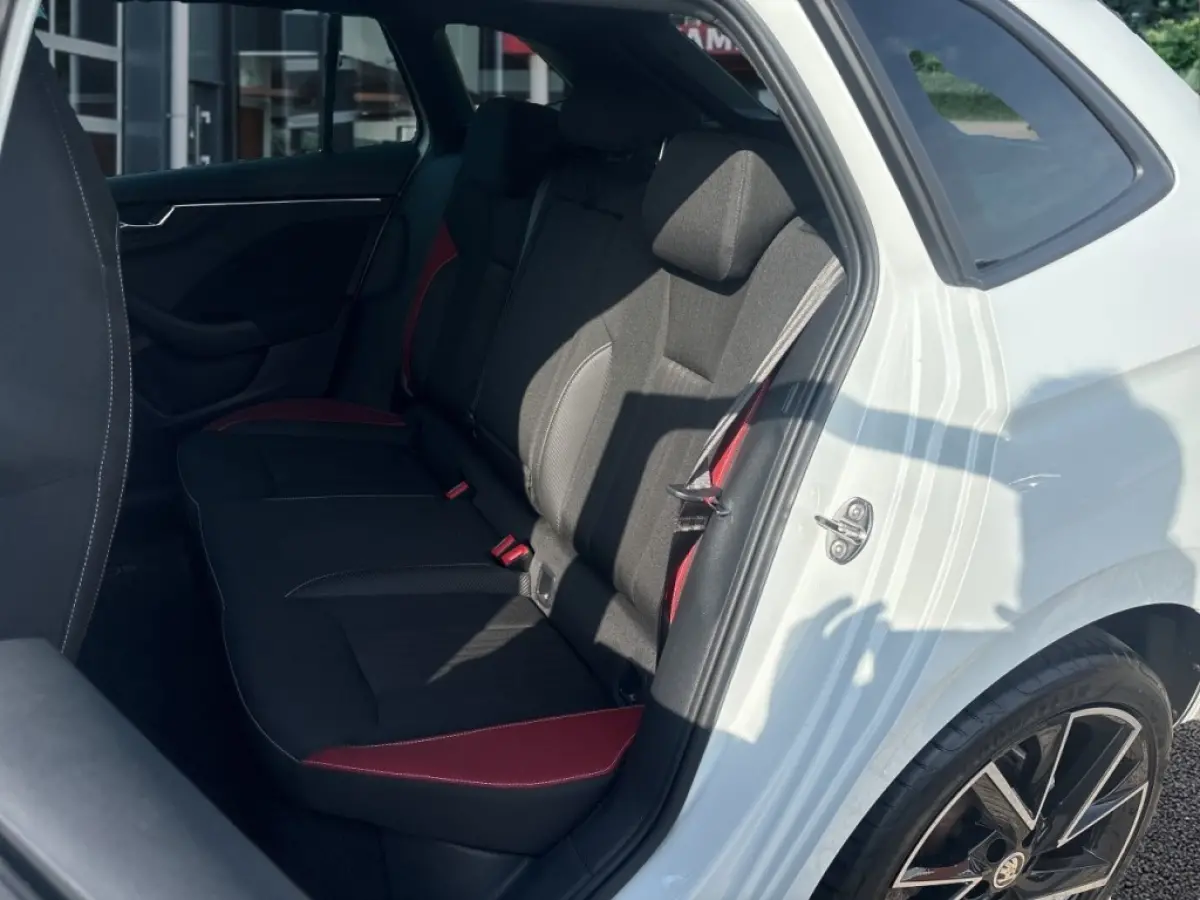 1.5 TSI DSG MONTE CARLO GLASDAK/CARPLAY/CRUISE/STOELVERW