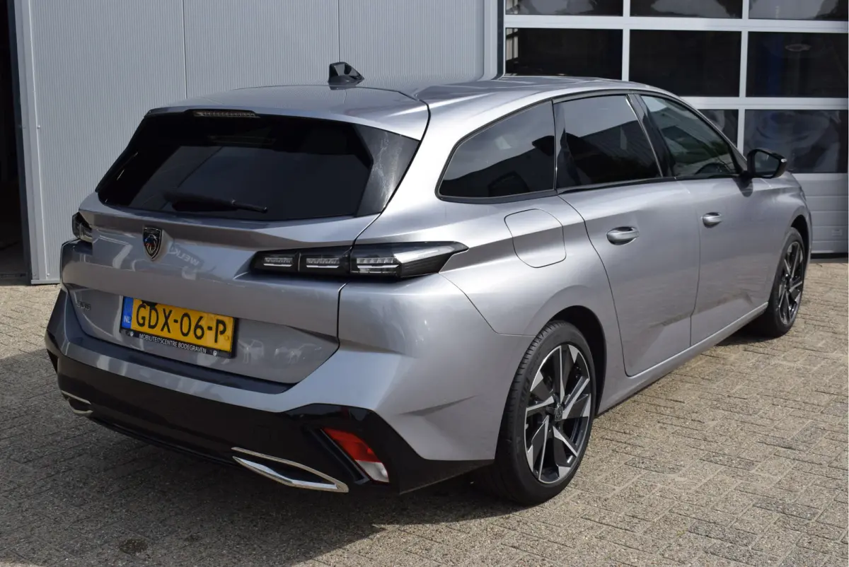 1.2 Hybrid 145 e-DCS6 Allure | NL-Auto | Camera | Adaptive Cruise Control