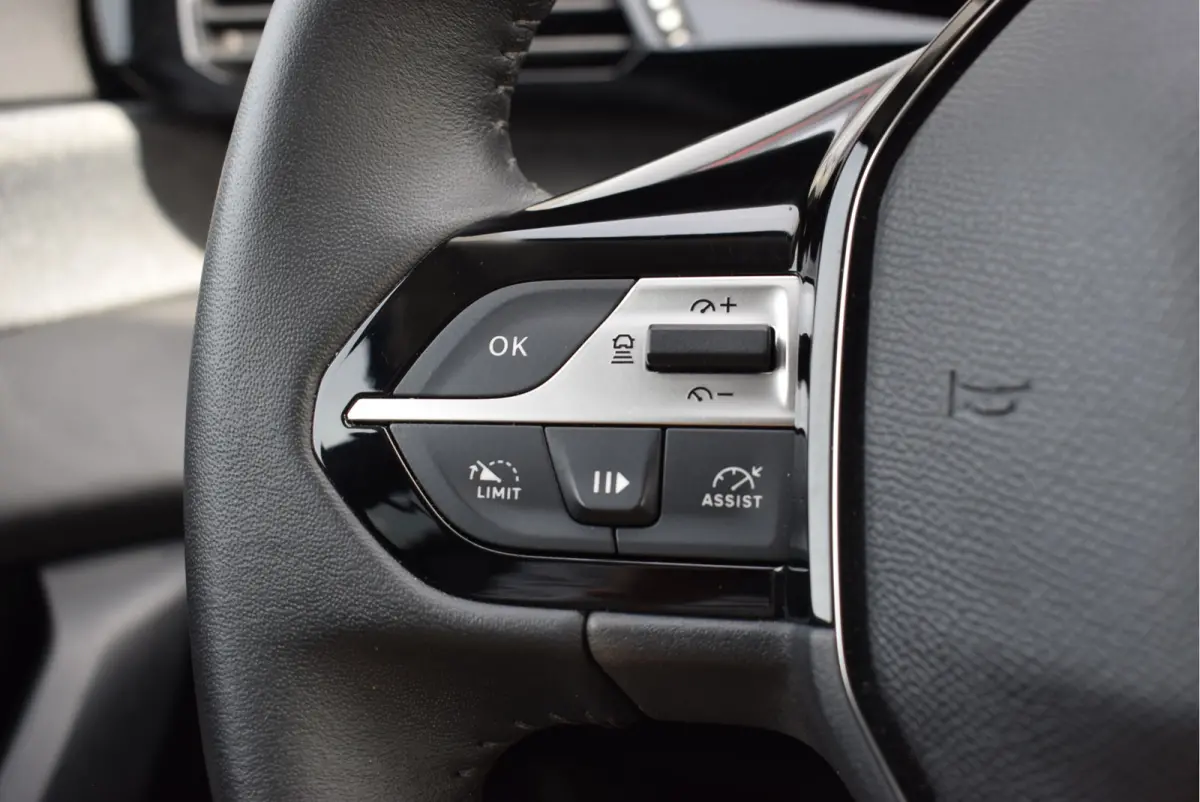 1.2 Hybrid 145 e-DCS6 Allure | NL-Auto | Camera | Adaptive Cruise Control