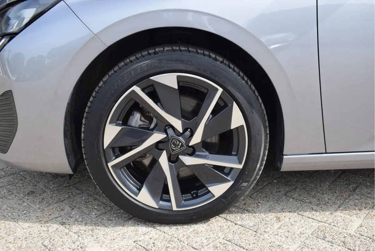 1.2 Hybrid 145 e-DCS6 Allure | NL-Auto | Camera | Adaptive Cruise Control