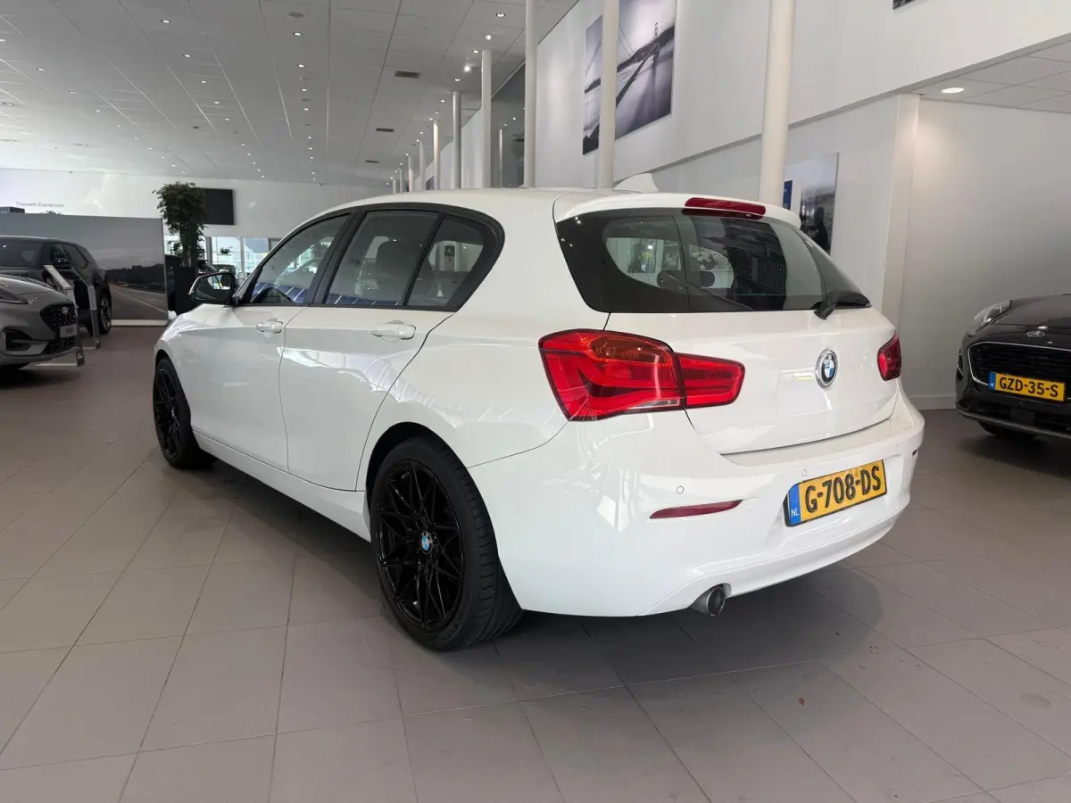 116i | KEYLESS START | CRUISE CONTROL | PARKEERSENSOREN |