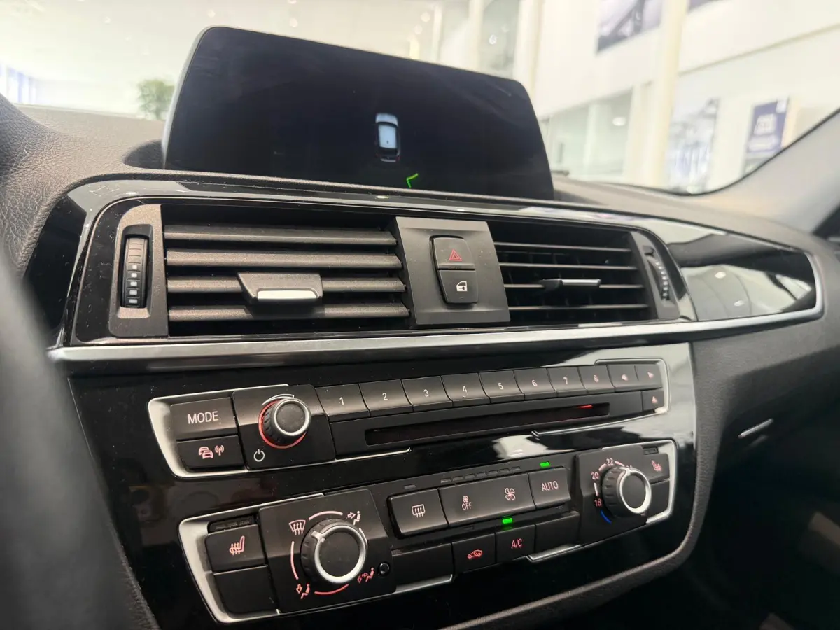 116i | KEYLESS START | CRUISE CONTROL | PARKEERSENSOREN |