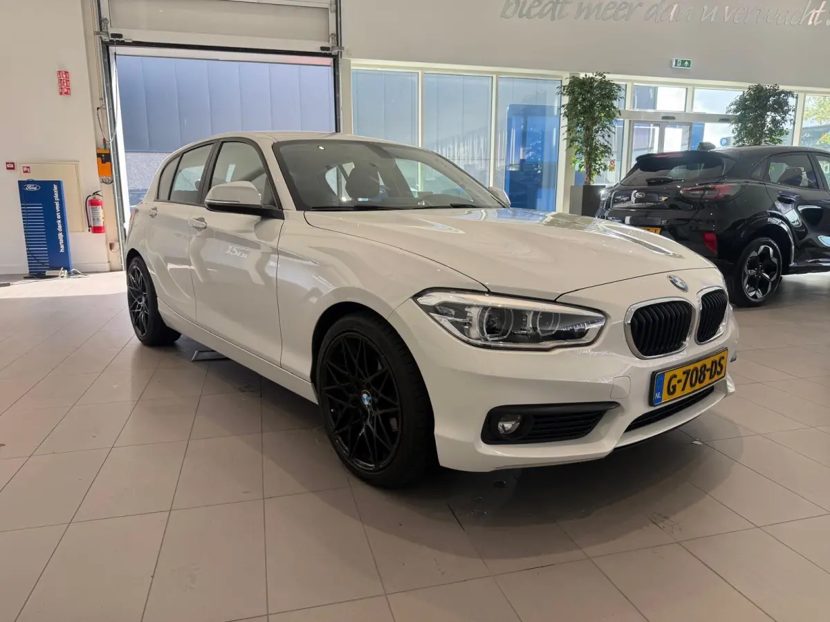 116i | KEYLESS START | CRUISE CONTROL | PARKEERSENSOREN |