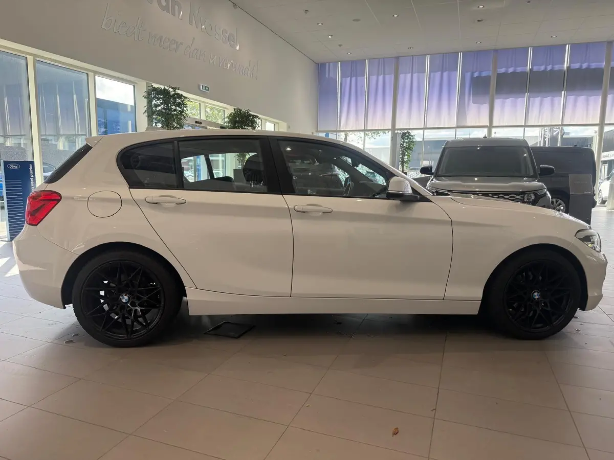 116i | KEYLESS START | CRUISE CONTROL | PARKEERSENSOREN |
