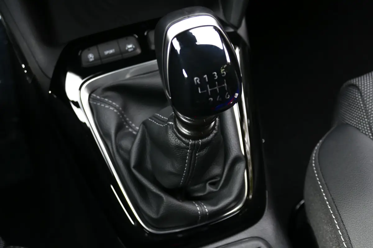 1.2 TURBO 100PK GS / CAMERA / PDC / 16'' LMV / APPLE & ANDROID CARPLAY/ DEAL /NAVI / LED / PDC / BLUETOOTH / CRUISECONTROL / DIRECT LEVERBAAR / VOORRAAD !!