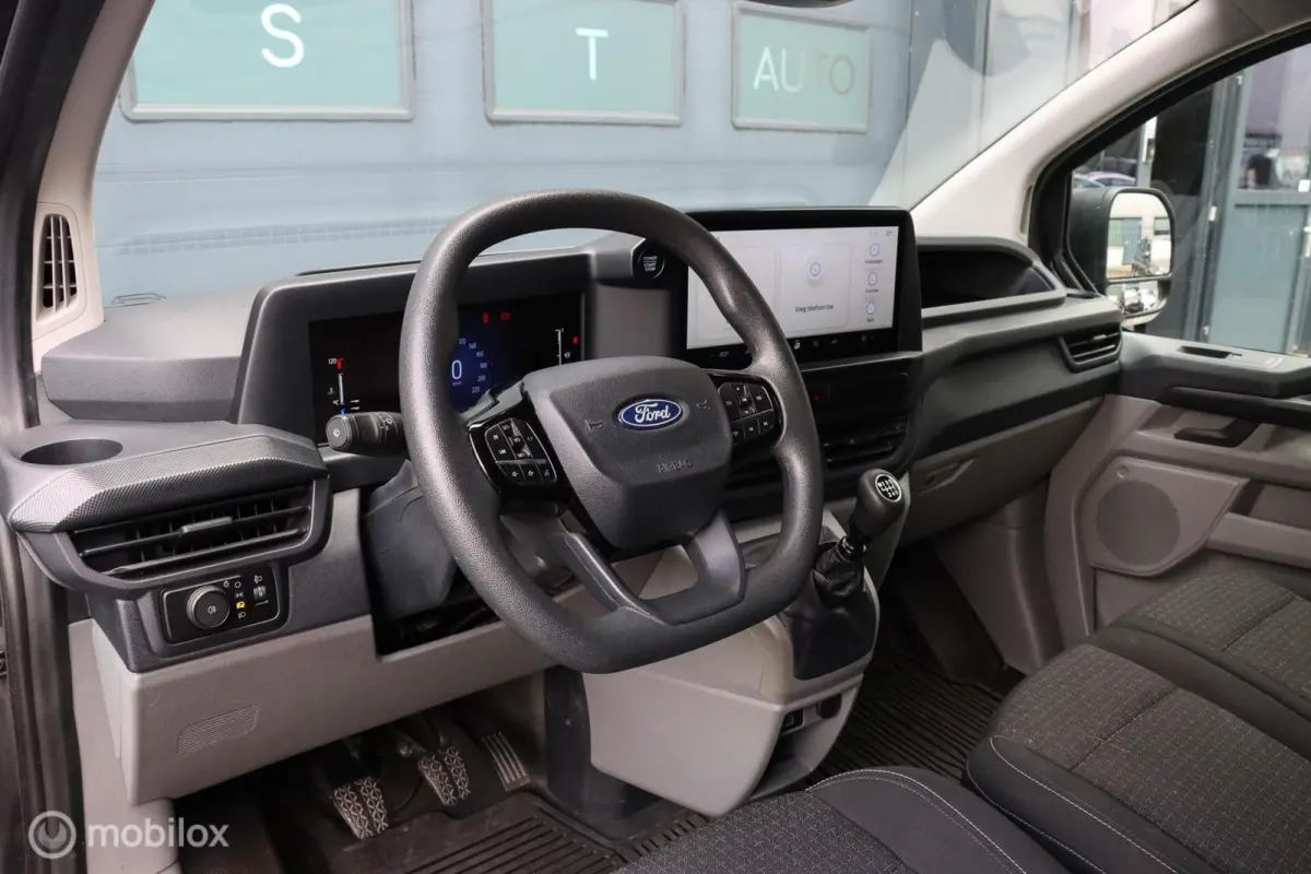 300 2.0 TDCI L2H1 Limited|Camera|Apple
