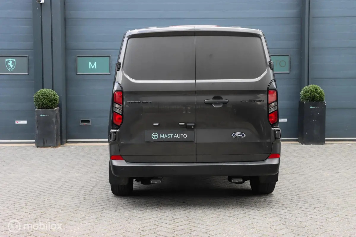 300 2.0 TDCI L2H1 Limited|Camera|Apple