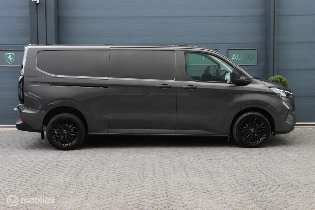 300 2.0 TDCI L2H1 Limited|Camera|Apple