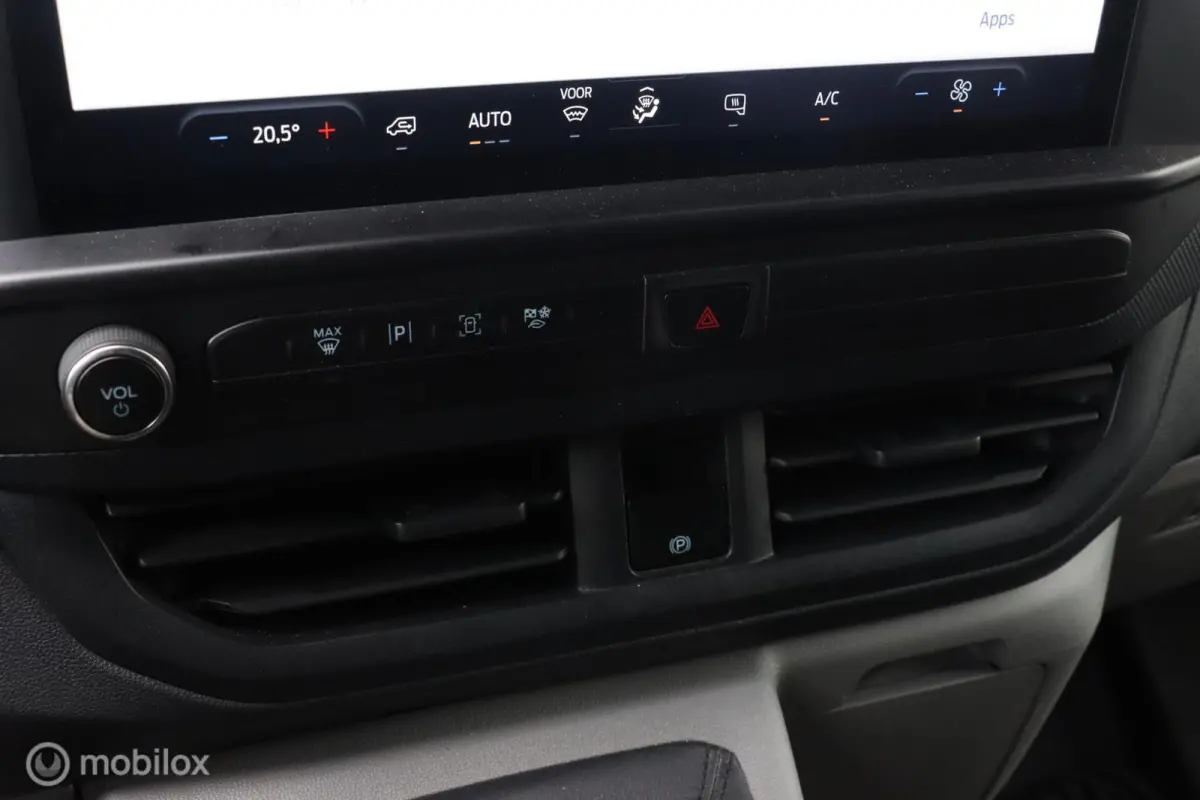 300 2.0 TDCI L2H1 Limited|Camera|Apple