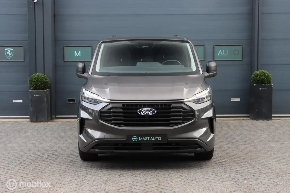 300 2.0 TDCI L2H1 Limited|Camera|Apple