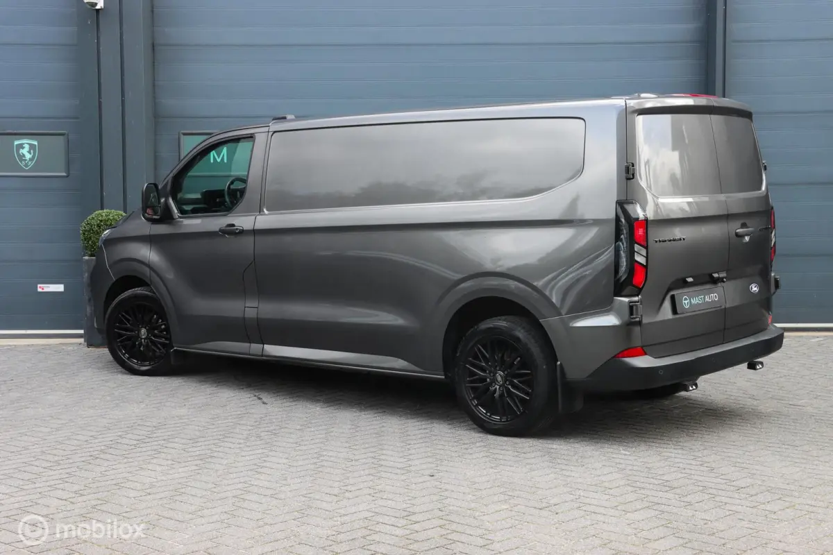 300 2.0 TDCI L2H1 Limited|Camera|Apple
