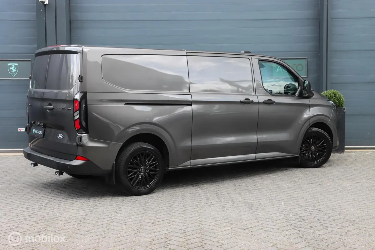 300 2.0 TDCI L2H1 Limited|Camera|Apple