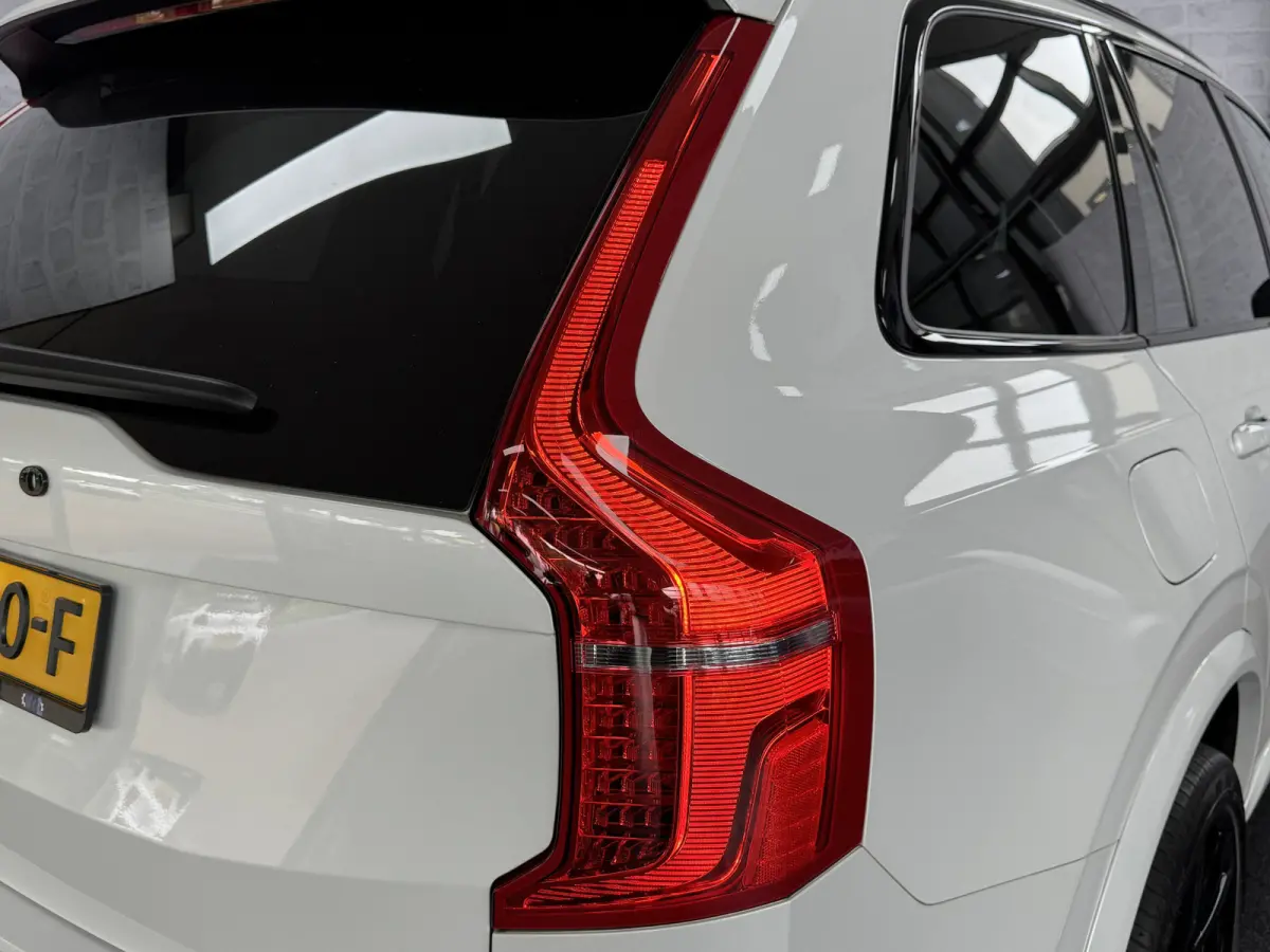 2.0 T8 PHEV AWD R-Design B&W Luchtvering Trekhaak HUD Pilot Assist Polestar Engineered