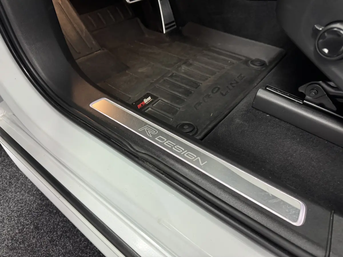 2.0 T8 PHEV AWD R-Design B&W Luchtvering Trekhaak HUD Pilot Assist Polestar Engineered