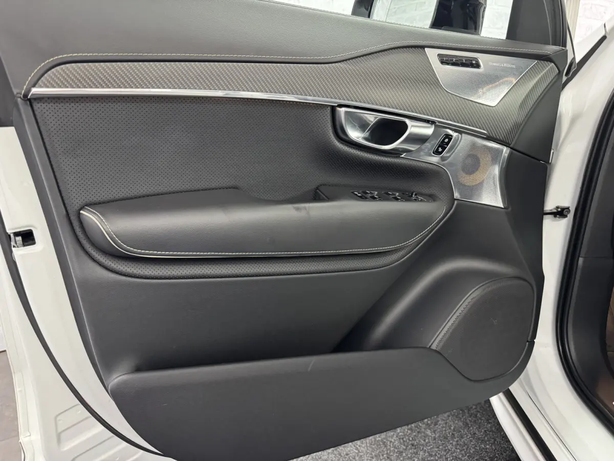 2.0 T8 PHEV AWD R-Design B&W Luchtvering Trekhaak HUD Pilot Assist Polestar Engineered