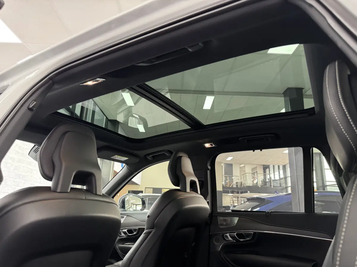 2.0 T8 PHEV AWD R-Design B&W Luchtvering Trekhaak HUD Pilot Assist Polestar Engineered