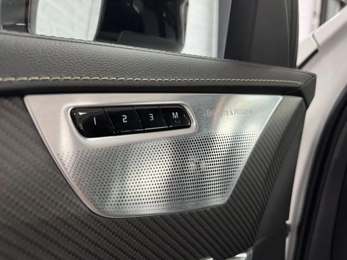 2.0 T8 PHEV AWD R-Design B&W Luchtvering Trekhaak HUD Pilot Assist Polestar Engineered