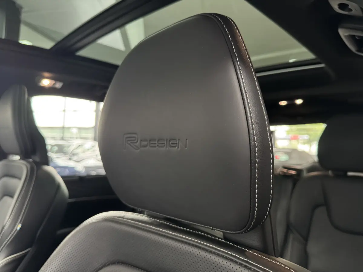 2.0 T8 PHEV AWD R-Design B&W Luchtvering Trekhaak HUD Pilot Assist Polestar Engineered
