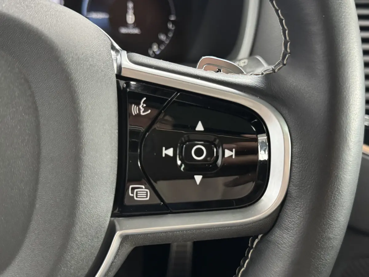 2.0 T8 PHEV AWD R-Design B&W Luchtvering Trekhaak HUD Pilot Assist Polestar Engineered