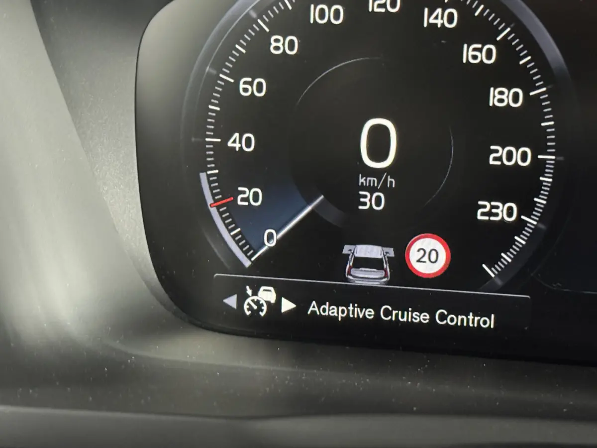 2.0 T8 PHEV AWD R-Design B&W Luchtvering Trekhaak HUD Pilot Assist Polestar Engineered