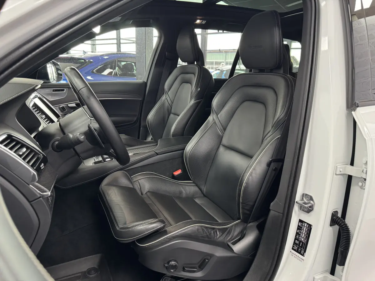 2.0 T8 PHEV AWD R-Design B&W Luchtvering Trekhaak HUD Pilot Assist Polestar Engineered
