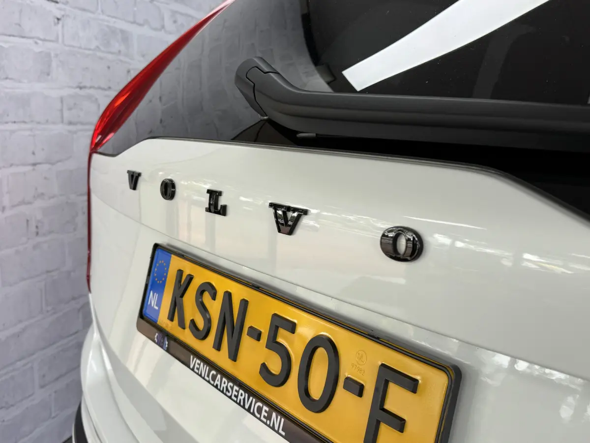 2.0 T8 PHEV AWD R-Design B&W Luchtvering Trekhaak HUD Pilot Assist Polestar Engineered