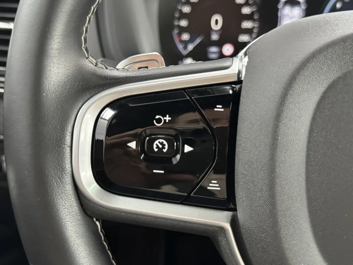 2.0 T8 PHEV AWD R-Design B&W Luchtvering Trekhaak HUD Pilot Assist Polestar Engineered