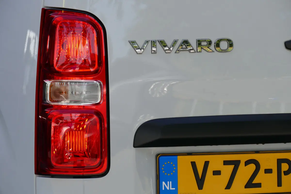 2.0 DIESEL 145PK L2H1 / CAMERA / STOEL-STUURVERWARMING / 3-ZITS / BETIMMERING / NAVI / AIRCO / LED / PDC / BLUETOOTH / CRUISECONTROL / 1E EIGENAAR / SCHITTERENDE STAAT !!