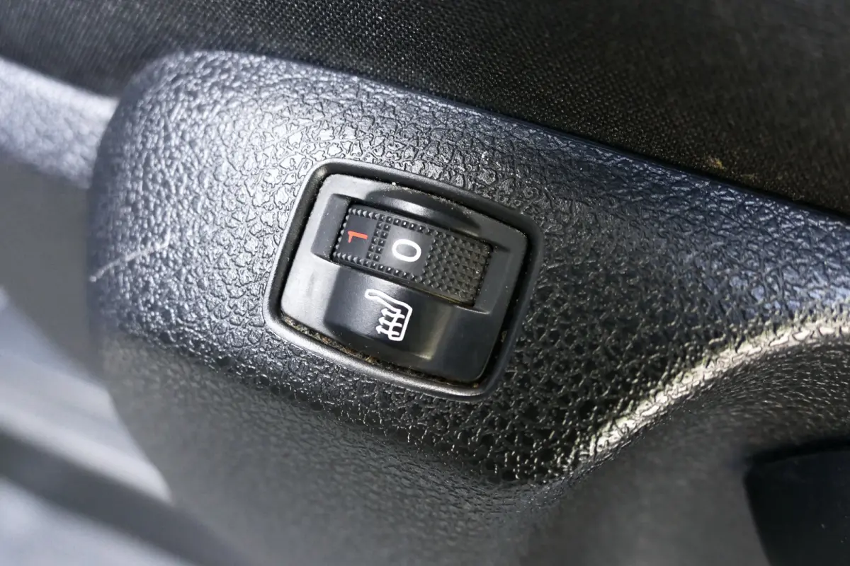 2.0 DIESEL 145PK L2H1 / CAMERA / STOEL-STUURVERWARMING / 3-ZITS / BETIMMERING / NAVI / AIRCO / LED / PDC / BLUETOOTH / CRUISECONTROL / 1E EIGENAAR / SCHITTERENDE STAAT !!