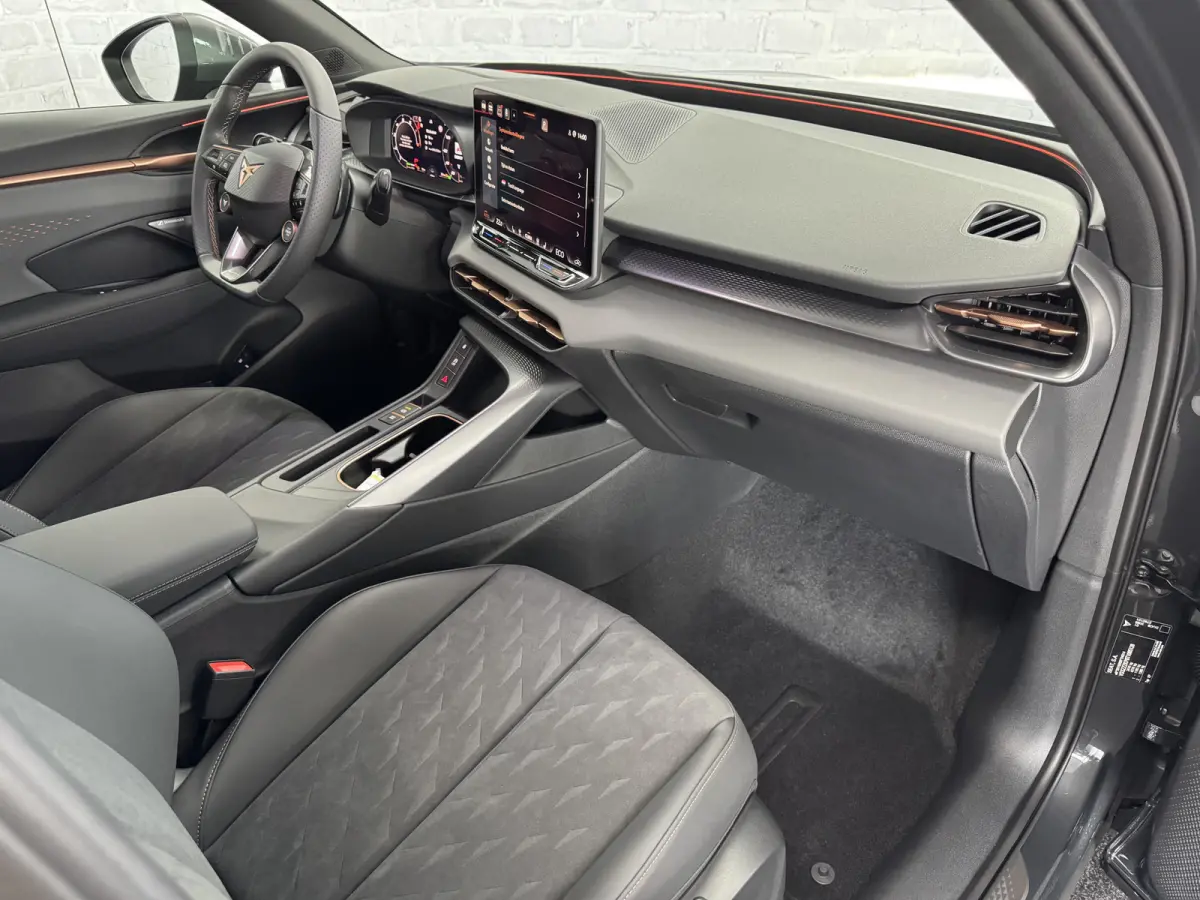 1.5 TSI e-Hybrid Pano Trekhaak Sennheiser HUD 360camera