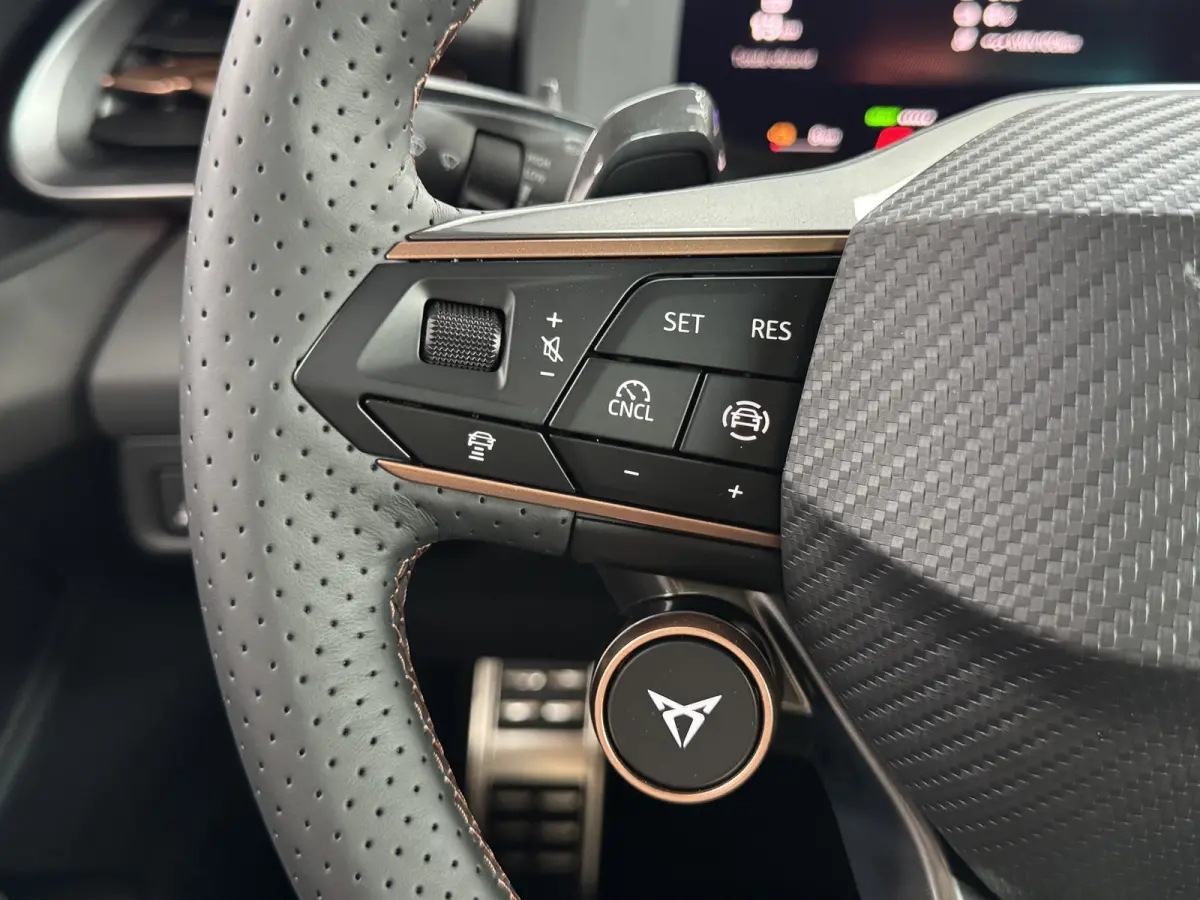 1.5 TSI e-Hybrid Pano Trekhaak Sennheiser HUD 360camera