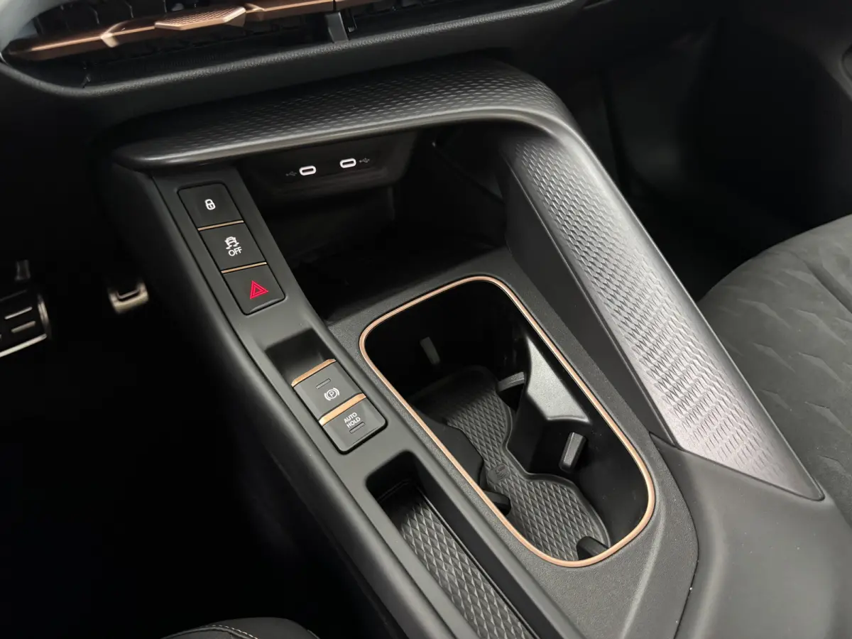 1.5 TSI e-Hybrid Pano Trekhaak Sennheiser HUD 360camera