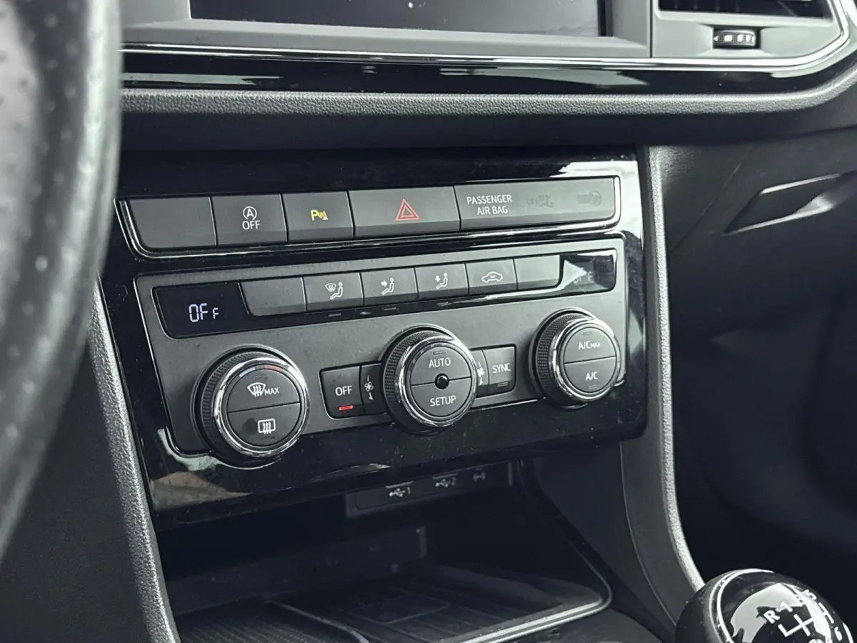 1.0 TSI FR Business Intense | CAMERA | CLIMATE CONTROL | CRUISE CONTROL | KEYLESS | APPLE CARPLAY / ANDROID AUTO | PARKEERSENSOREN |