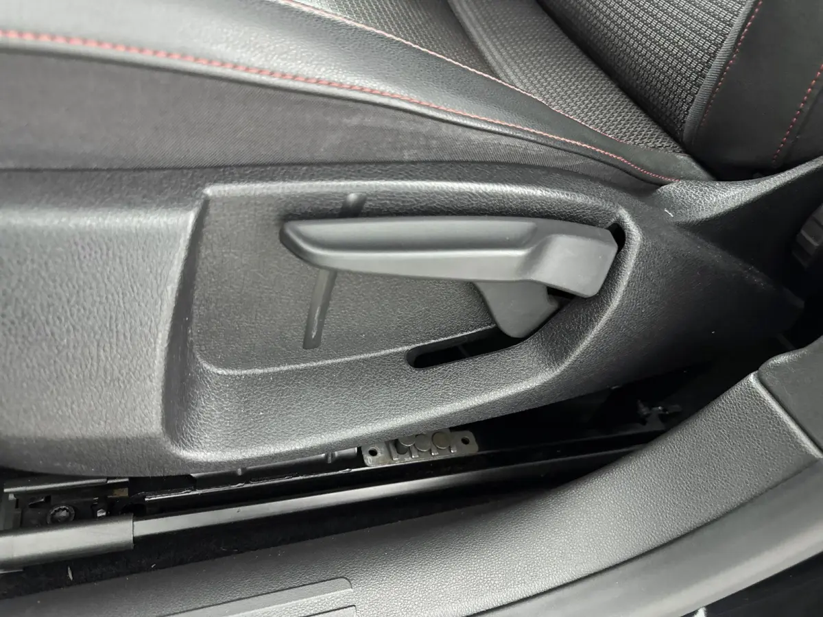 1.0 TSI FR Business Intense | CAMERA | CLIMATE CONTROL | CRUISE CONTROL | KEYLESS | APPLE CARPLAY / ANDROID AUTO | PARKEERSENSOREN |