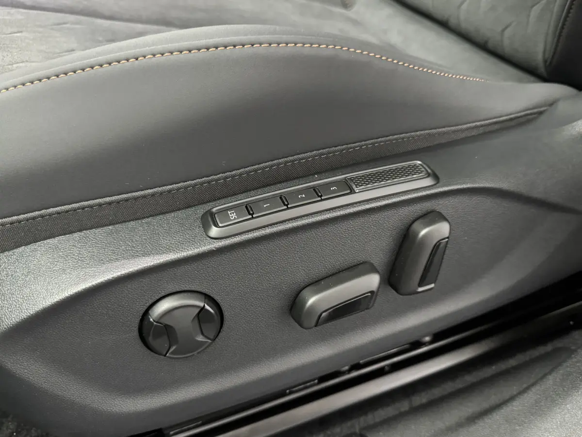 1.5 TSI e-Hybrid Pano Trekhaak Sennheiser HUD 360camera
