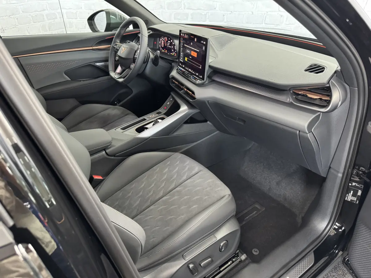 1.5 TSI e-Hybrid Pano Trekhaak Sennheiser HUD 360camera