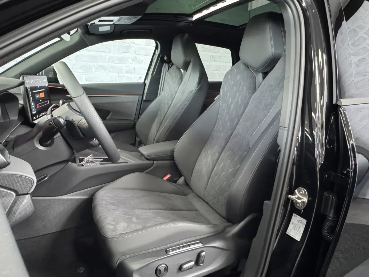 1.5 TSI e-Hybrid Pano Trekhaak Sennheiser HUD 360camera