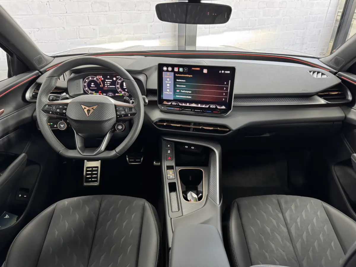 1.5 TSI e-Hybrid Pano Trekhaak Sennheiser HUD 360camera