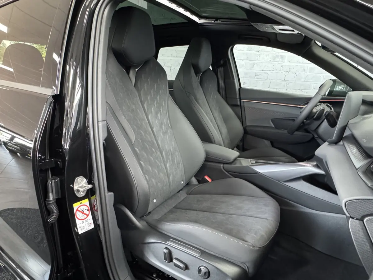 1.5 TSI e-Hybrid Pano Trekhaak Sennheiser HUD 360camera